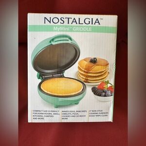New Teal Nostalgia My Mini Personal Griddle Compact Size W/ NonStick Surface